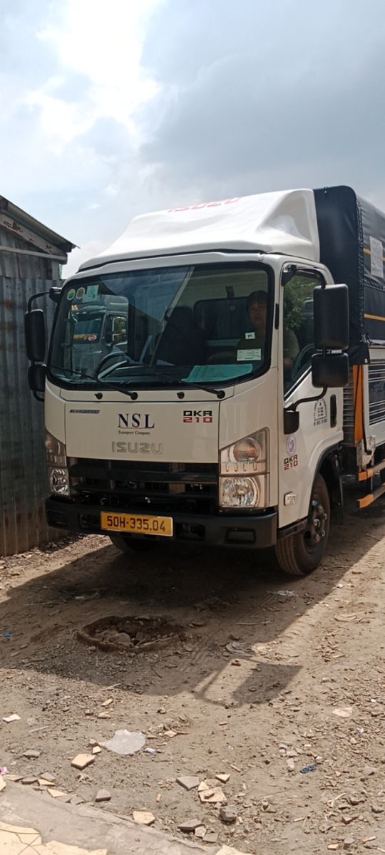 CÔNG TY TNHH VẬN CHUYỂN NEWSTAR